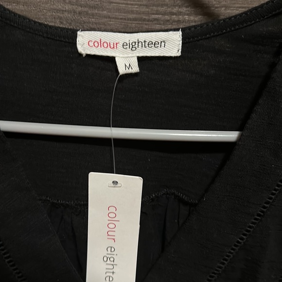 Cute Black dressy top!!❤️ - Picture 3 of 6